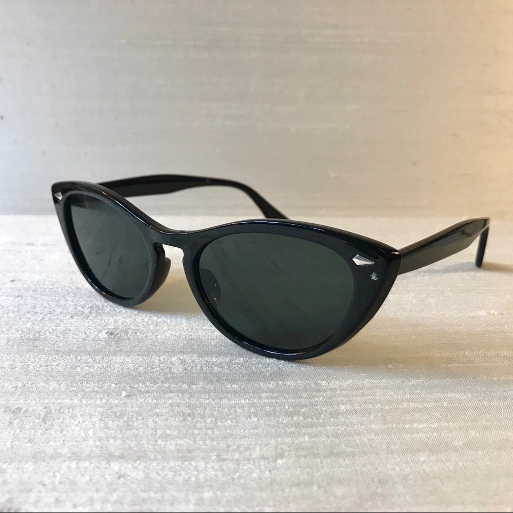 ☀️Black Cat Eye Sunglasses☀️ - Picture 4 of 8